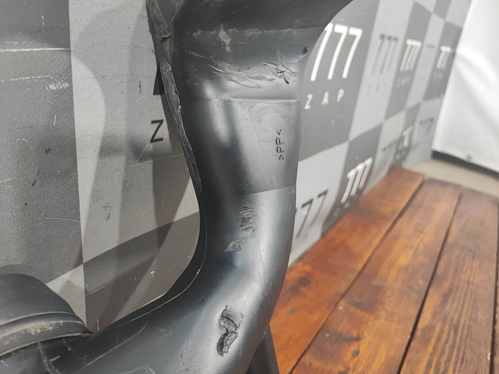 Воздухозаборник Suzuki Grand Vitara 2 (JT) 05-15 Б/У Оригинал 1382065J00