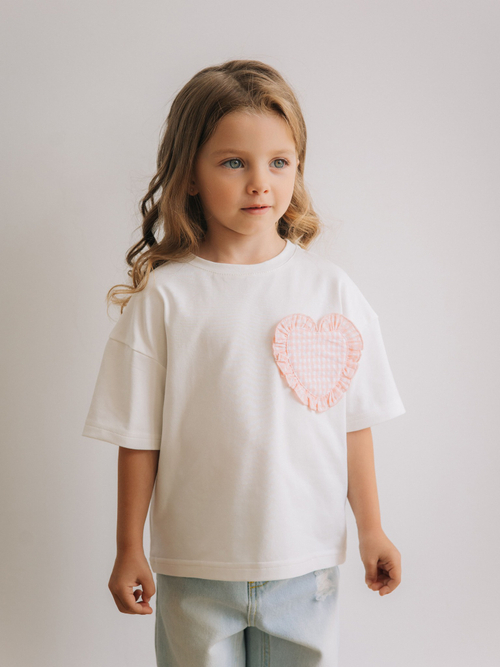 Футболка с розовым сердцем