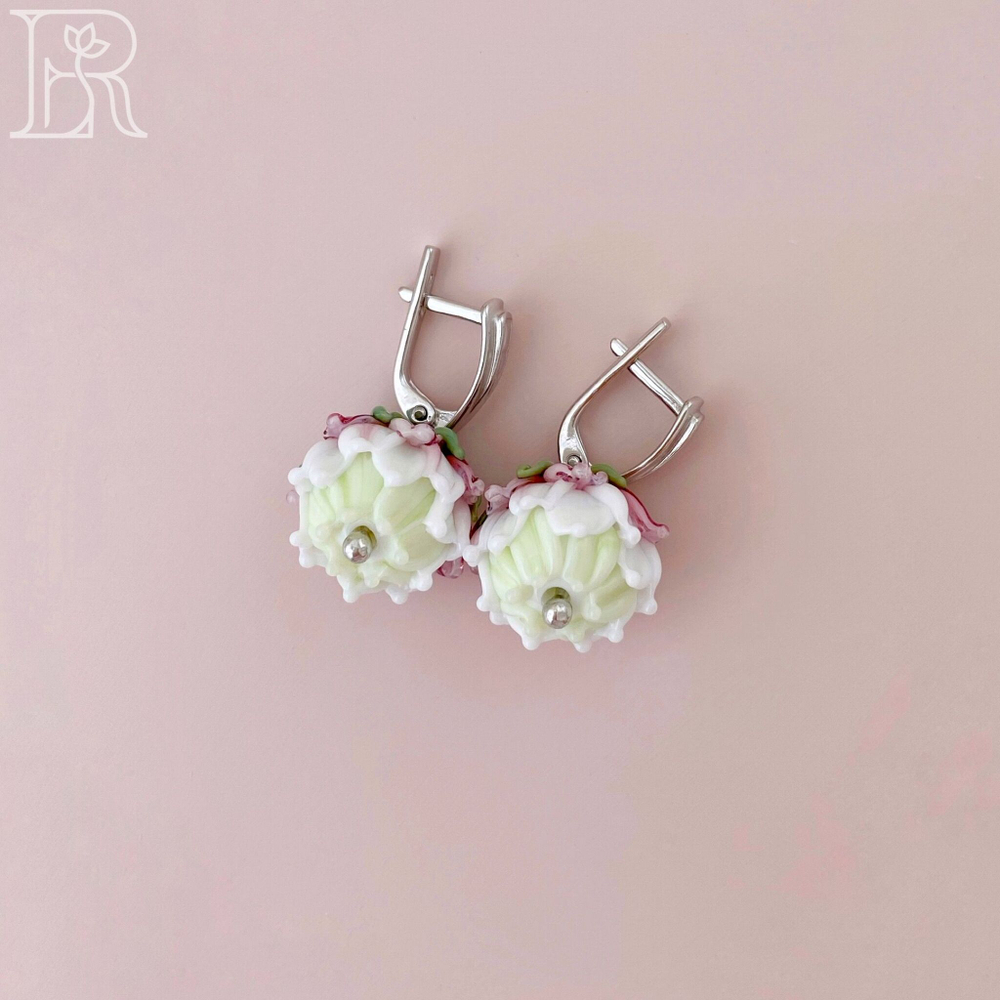 LEFIREL' Серьги серебряные женские "Клевер" с цветами из муранского стекла / ювелирные украшения из родированного серебра 925