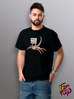 Футболка с принтом Free hugs alien