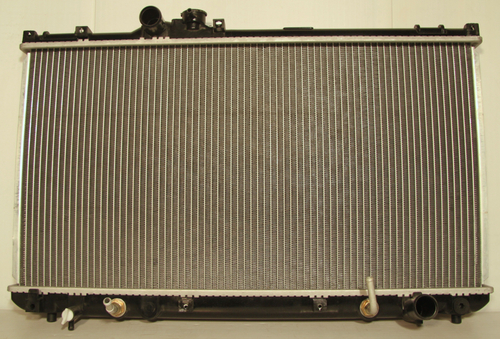 Радиатор охлаждения Lexus IS200