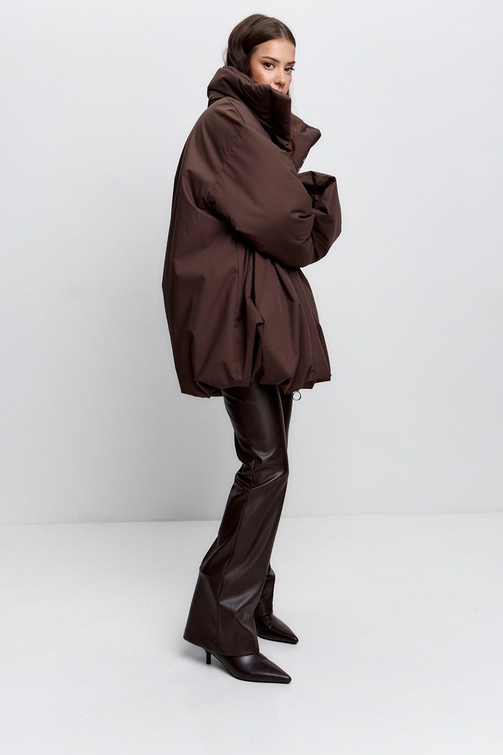 Куртка-баллон зимняя Айсель шоколадного цвета