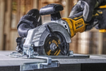 Пила циркулярная аккумуляторная DeWALT DCS 571 E1T без З/У DCS571E1T