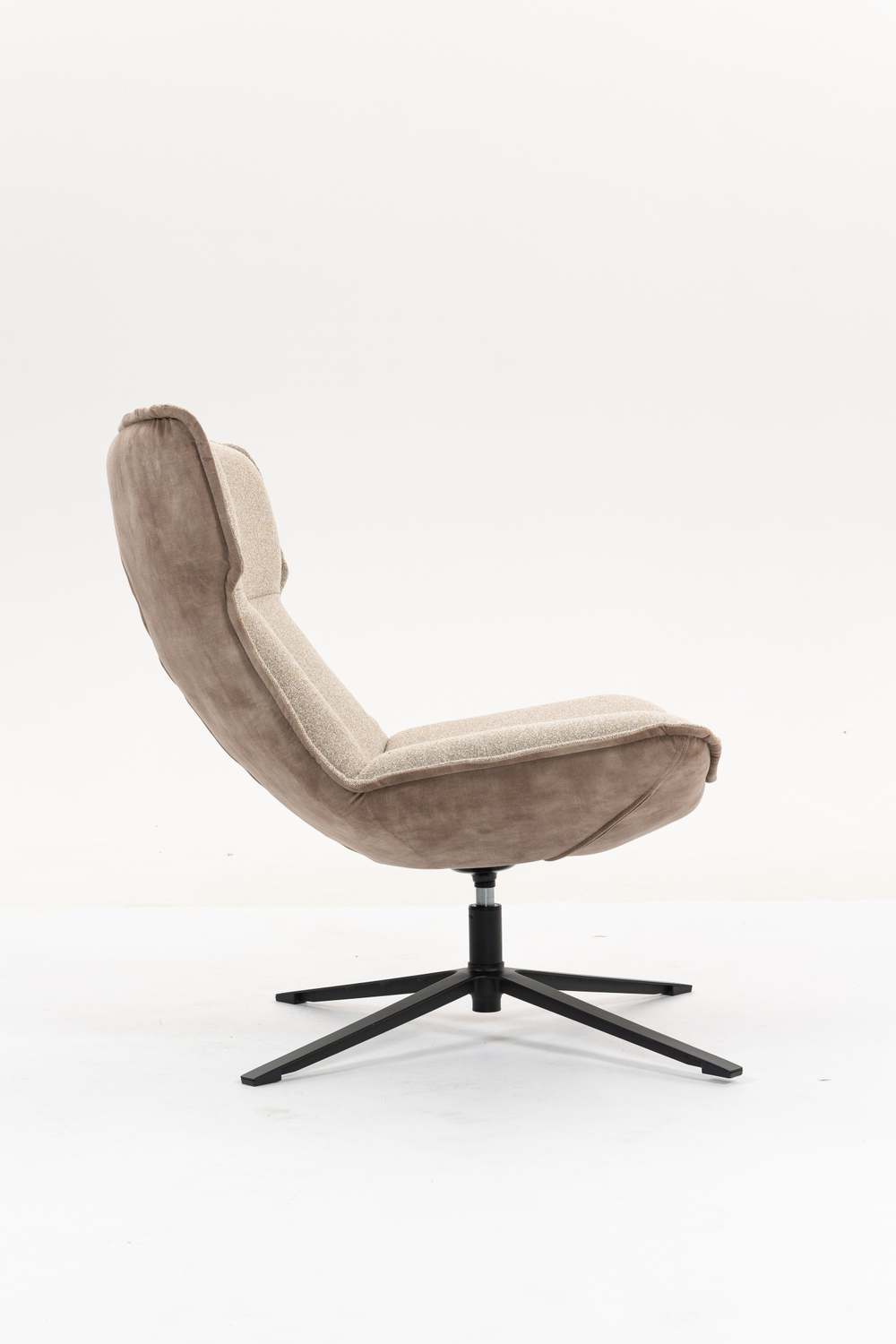 Кресло лаунж Sway бежевый с коричневым