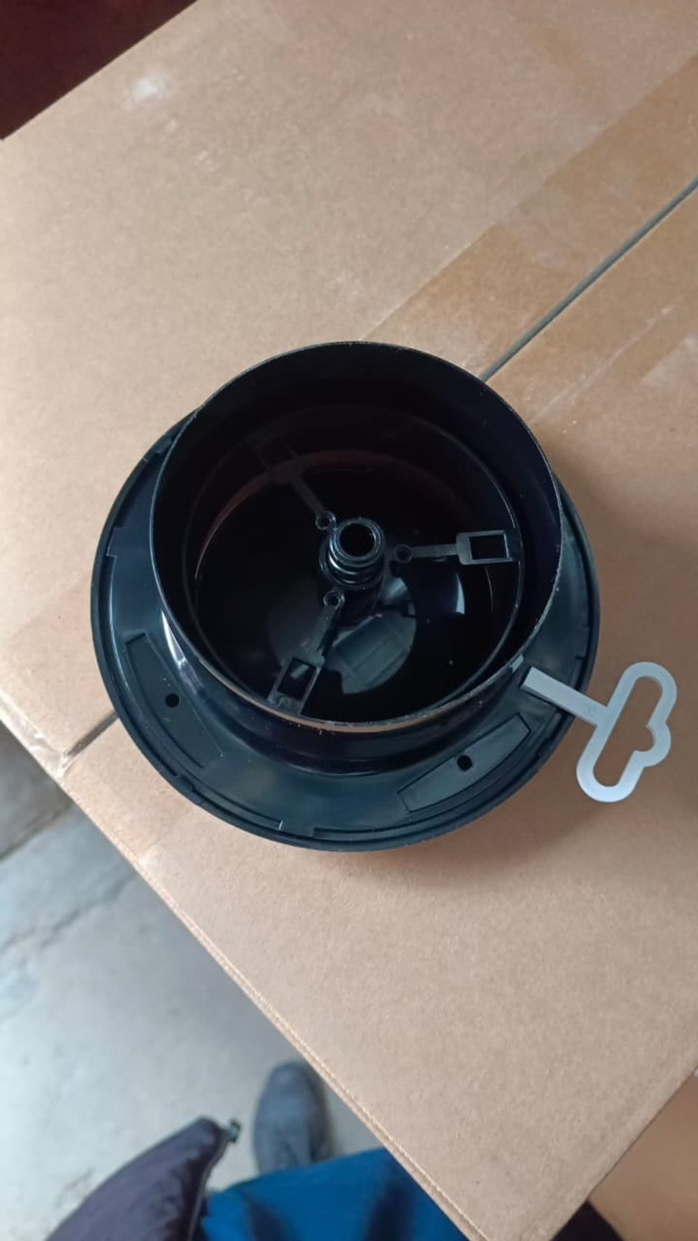 Анемостат АПВП фланец D100 регулируемый D145 пластик черный ERA