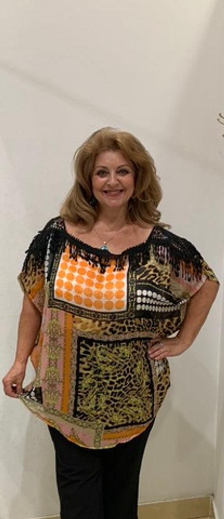 Легкий цветной блузон с черной отделой