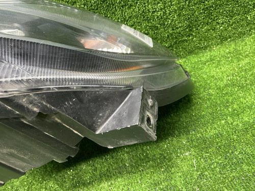 Фара левая Lada Granta (2018-н.в.) галоген