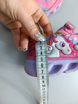 Кроссовки практичные 27 размер