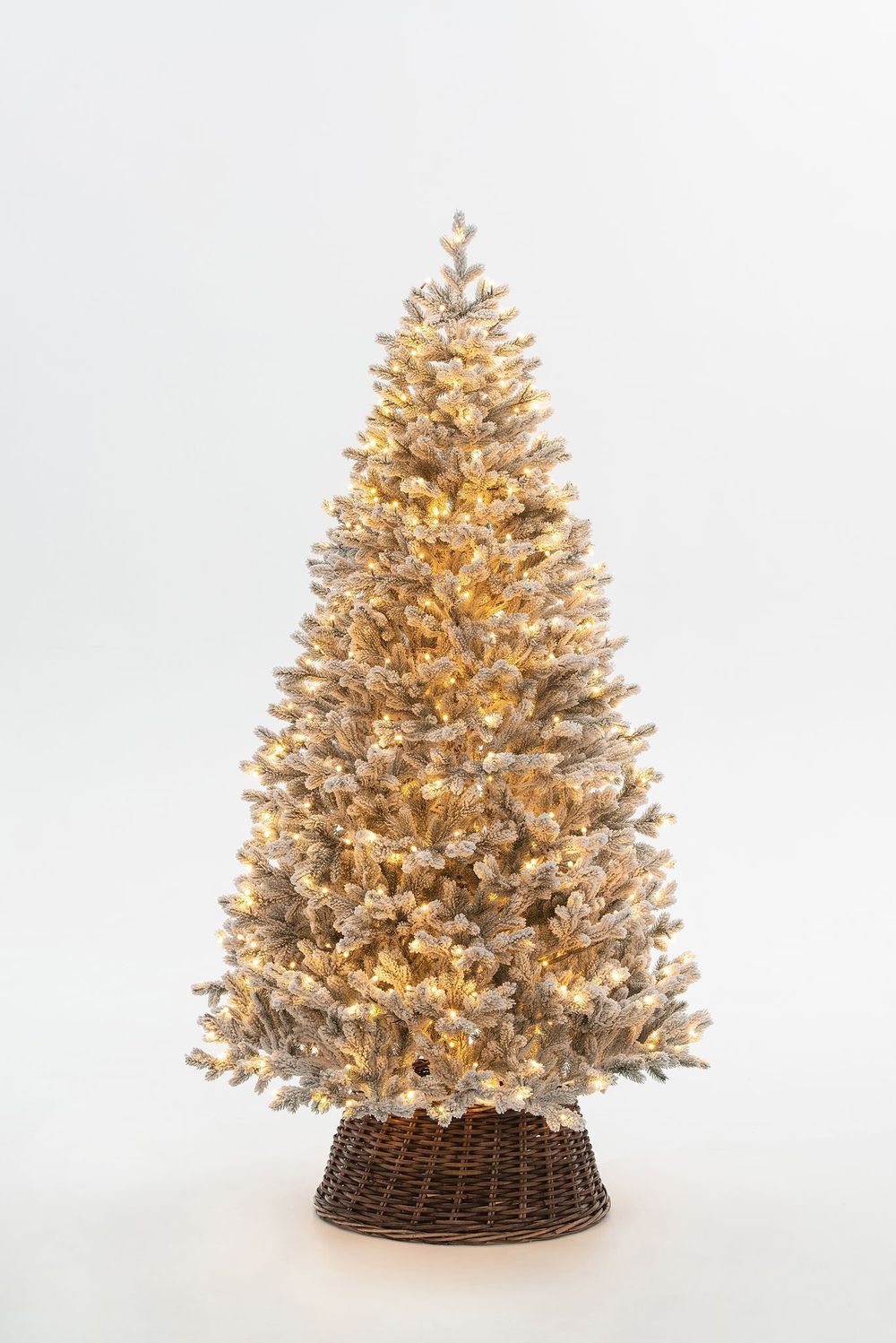 Заснеженная елка с гирляндой «Алтайская» теплый свет (Литая) 3 м