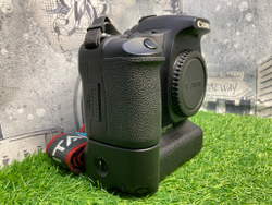 Canon EOS 30D + Canon Battery Grip BG-E2N