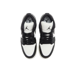 Женские кроссовки Air Jordan 1 Low SE 'Vintage Panda' FB9893-101