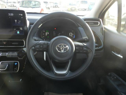 TOYOTA AQUA HYBRID 2024 г.