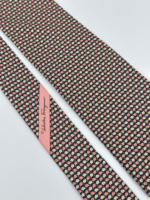 Галстук чёрный в цветочек Salvatore Ferragamo