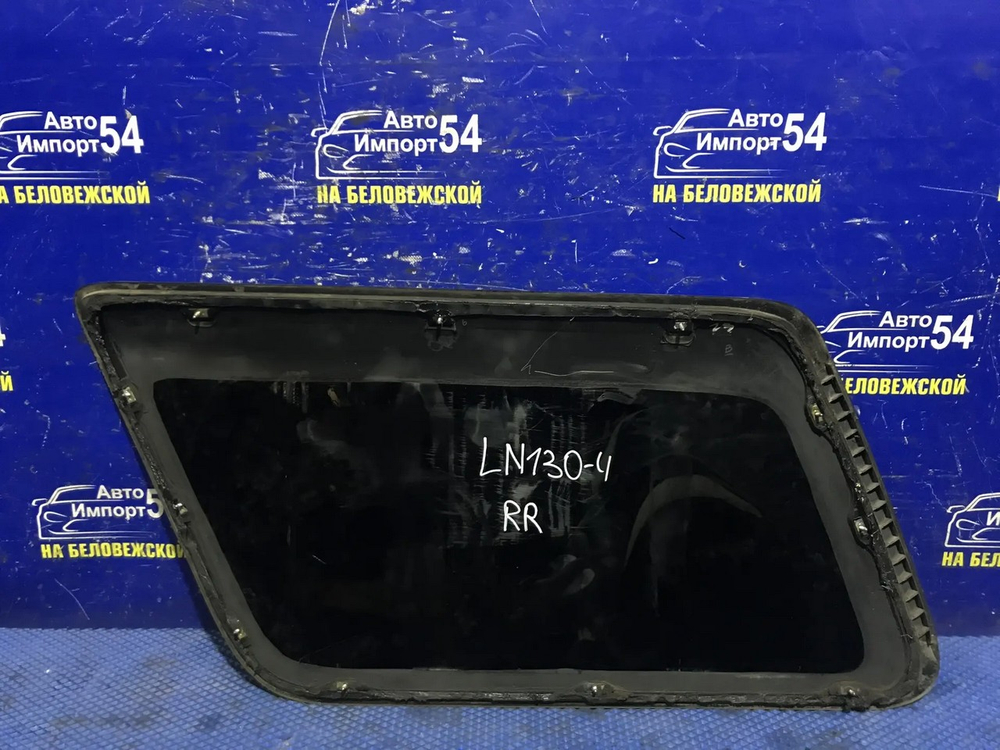 Стекло багажника правое TOYOTA HILUX SURF 1992