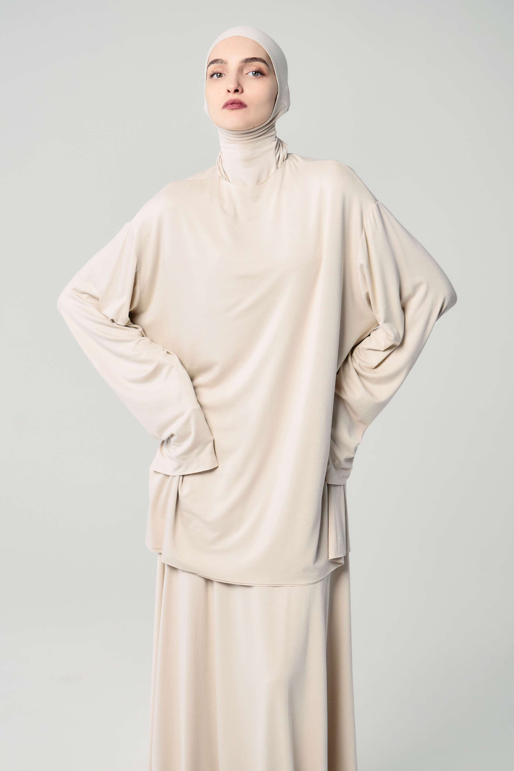 Лонгслив база бежевый