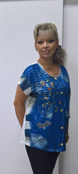 Стильный летний блузон с оригинальным принтом