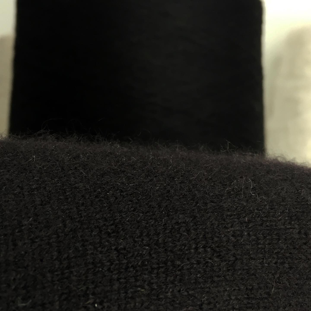 Loro Piana 100% кашемир 1350м/100гр. col.New black 8000 Черный