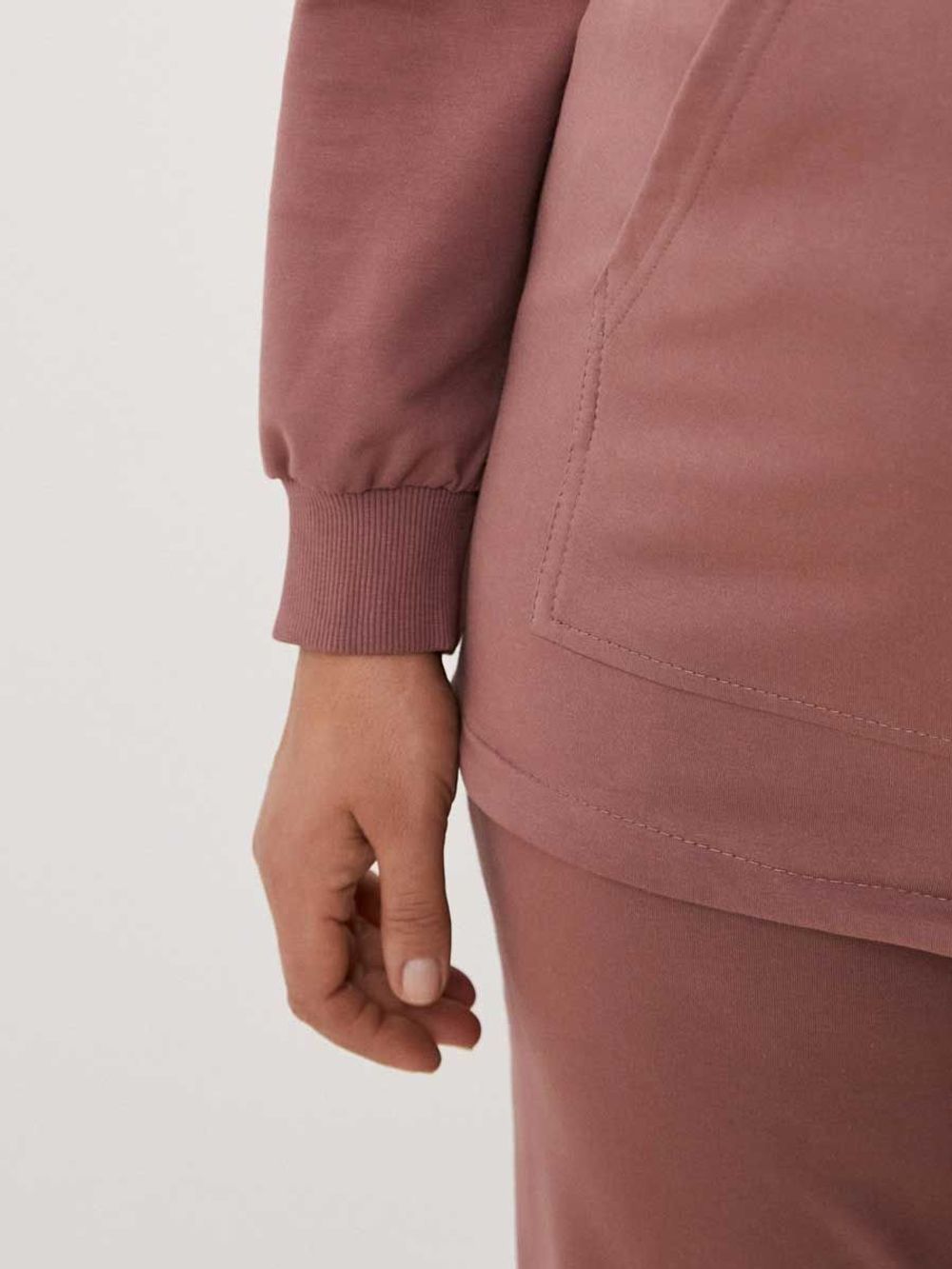 Костюм спортивный