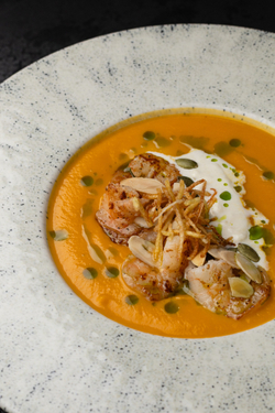 Крем-суп из тыквы и батата с креветками