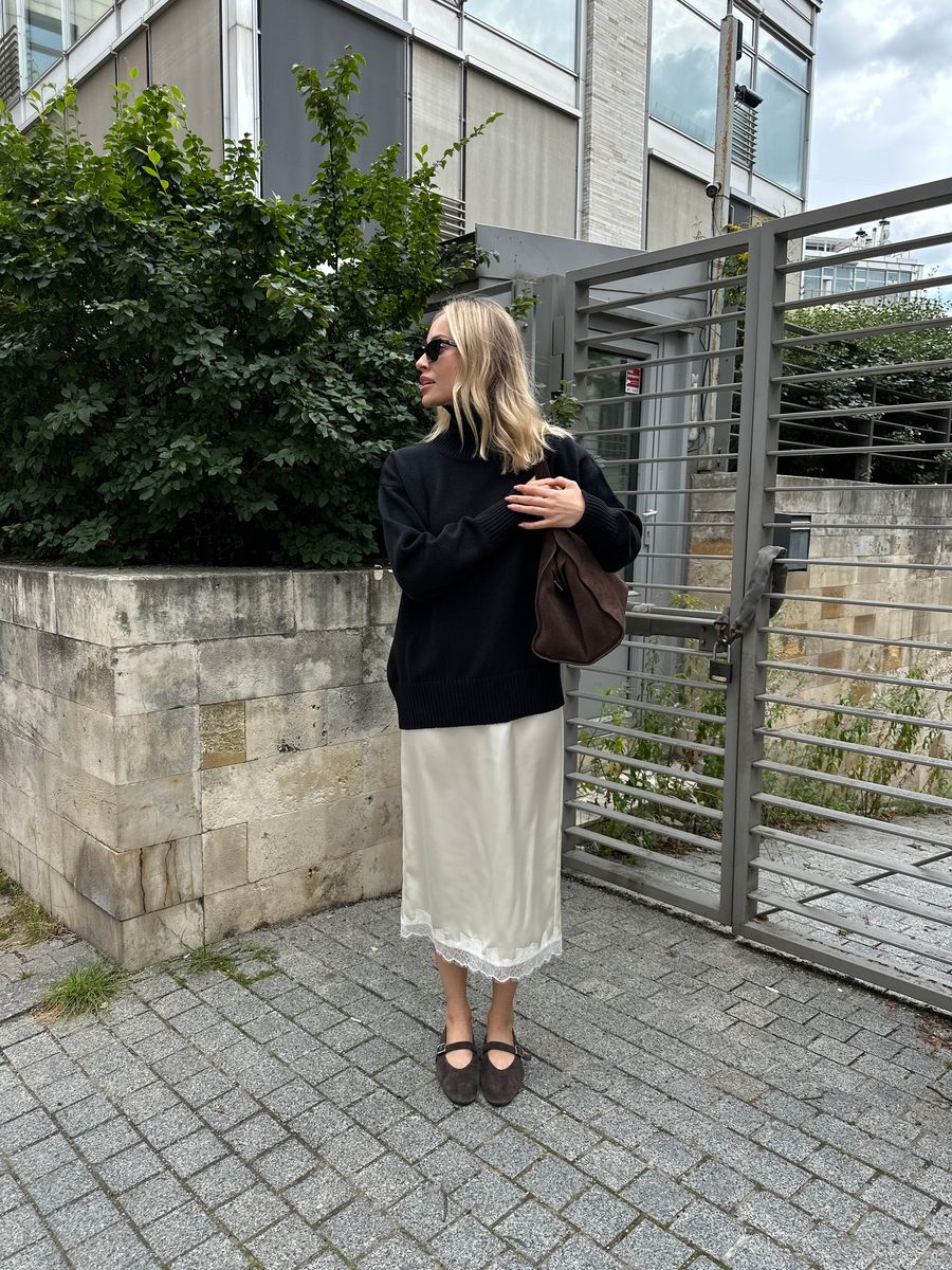 Юбка из шелка с кружевом миди кремовая