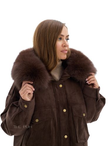 Объемная парка шоколадного цвета из замши