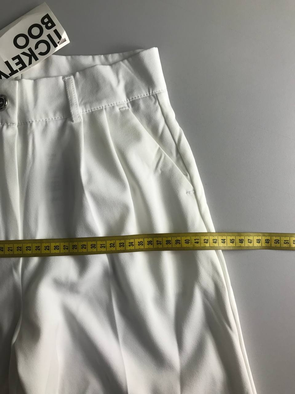 Брюки свободного кроя, визуально на 42 размер, новые