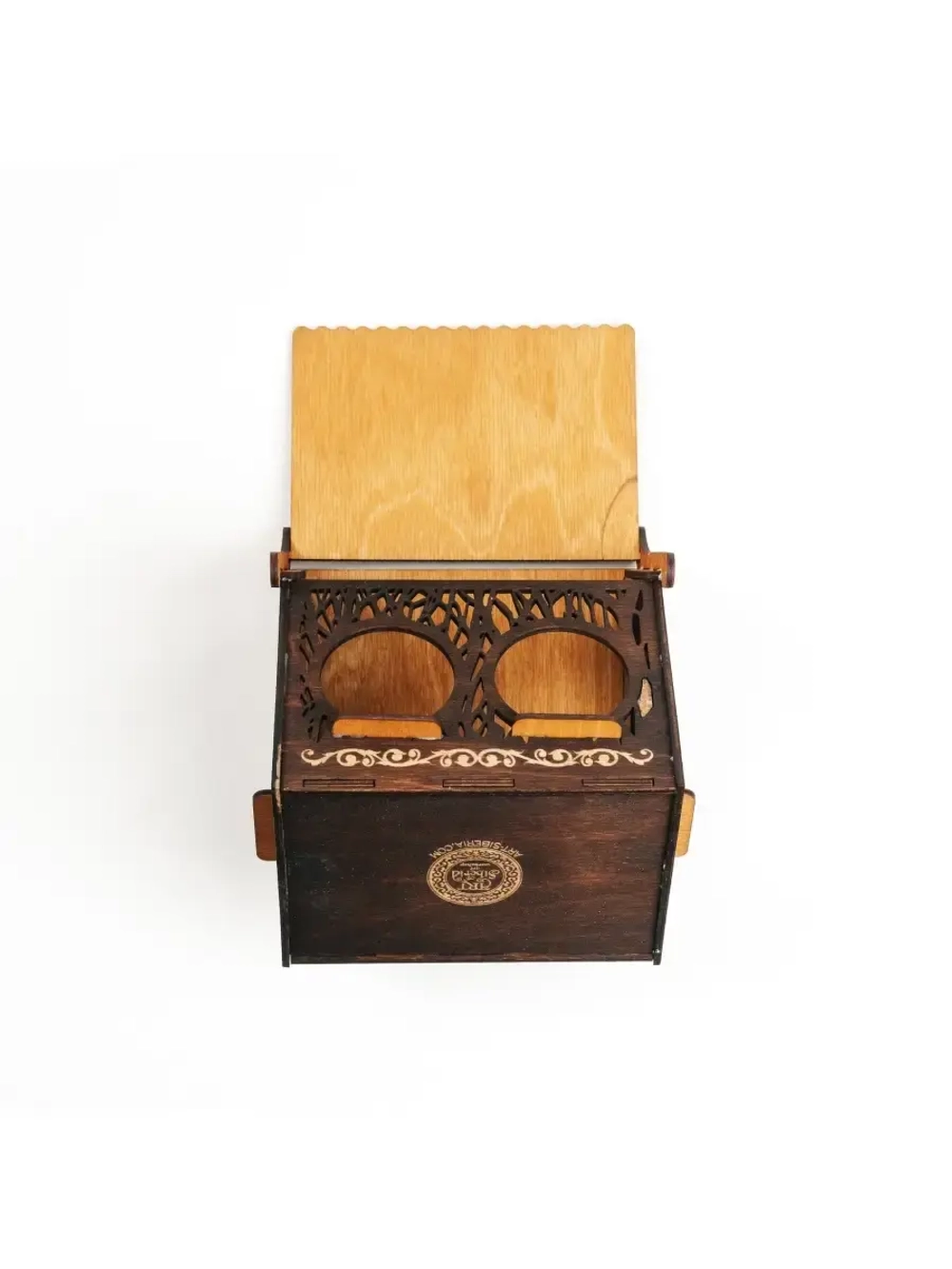 Кормушка-домик