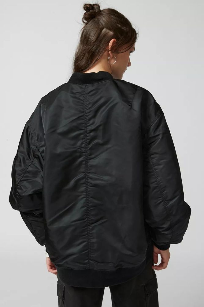 Бомбер Alpha Industries Oversized MA-1 Mod Bomber Jacket W Черный