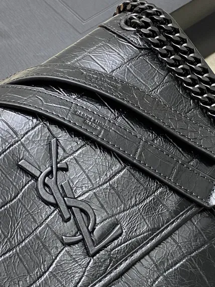 Кожаная сумка через плечо Saint Laurent Niki embossed с крокодиловым тиснением