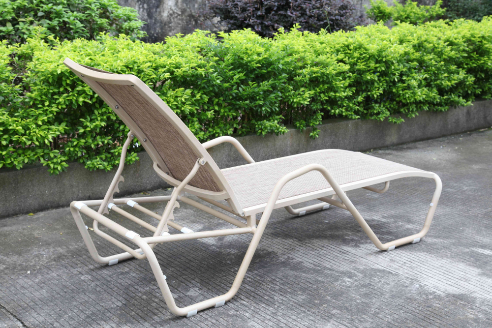 Шезлонг-лежак металлический Tagliamento Lotos Sunbed, бежевый
