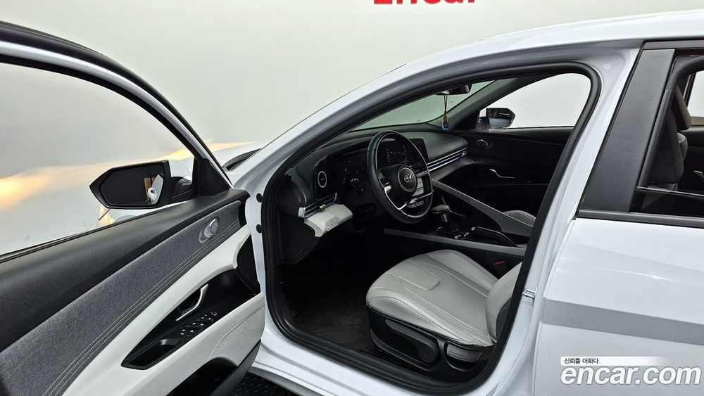 Hyundai Avante (CN7) 1.6 (09.2021)