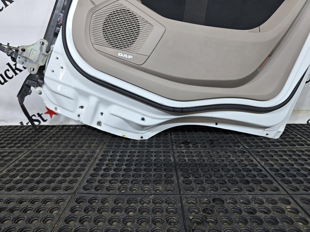 Дверь правая 2023г.