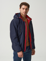 Мужская спортивная ветровка с капюшоном на резинке тёмно-синего цвета.