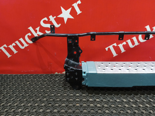 Кронштейн бампера переднего 2024г