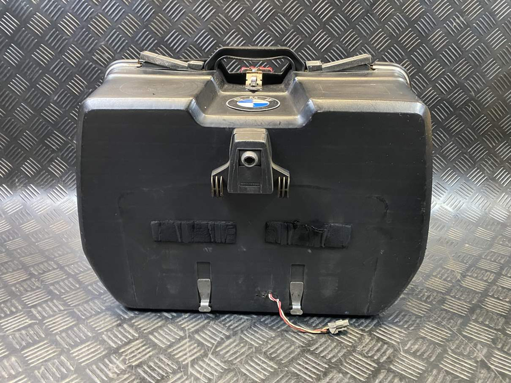 Кофр задний BMW (без ключа) 053453