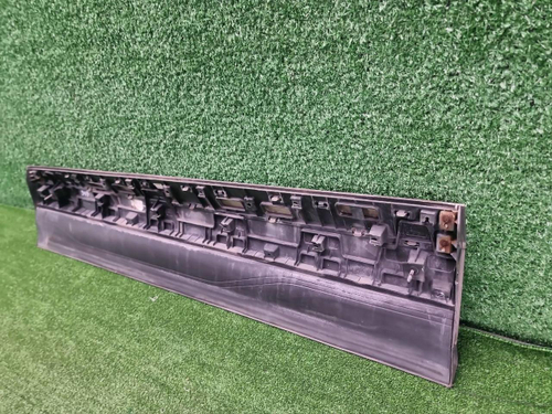 Накладка двери передняя правая Genesis GV80 20-нв