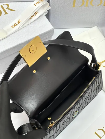 Сумка с клапаном Miss Dior черный
