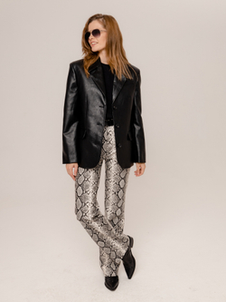 Жакет однобортный из экокожи черный