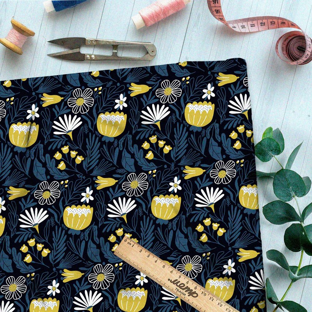 Ткань бифлекс жёлтые цветы и листья на чёрном фоне