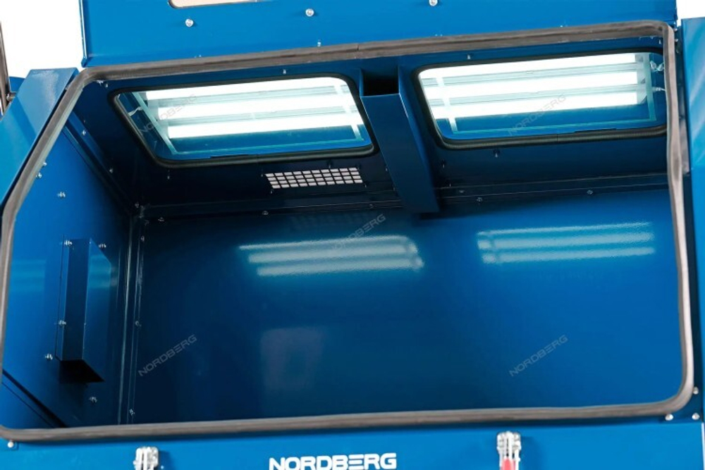 Пескоструйная камера NORDBERG NS10P с напорной системой подачи абразива и циклонной фильтрацией NS10P