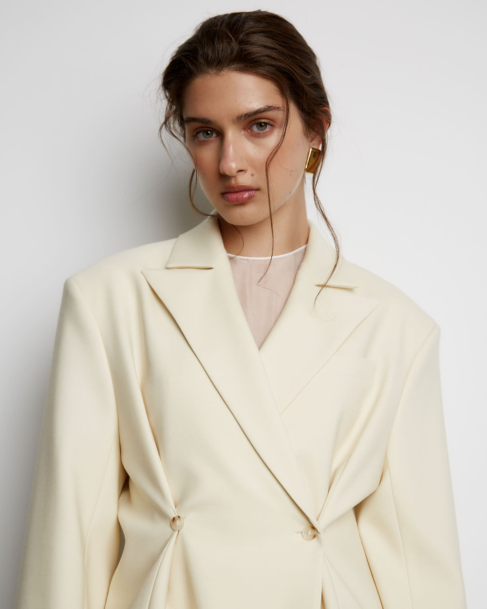 Жакет с дополнительными петлями из шерсти молочный