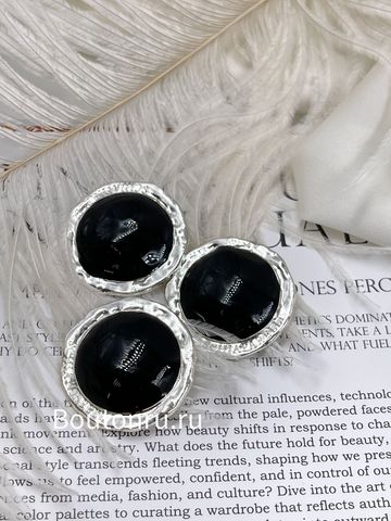 Пуговицы серебристые круглые с черной эмалью Скиапар.