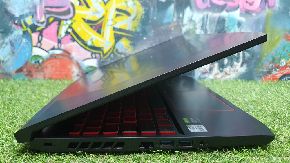 Игровой Acer i5-10/8Gb/GTX 1650 Ti 4Gb/144Hz/Nitro 5 AN515-55-57B3 [nh.q7jer.00g]/Windows 10