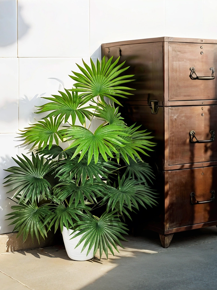 Искусственная Пальма веерная 75см в кашпо