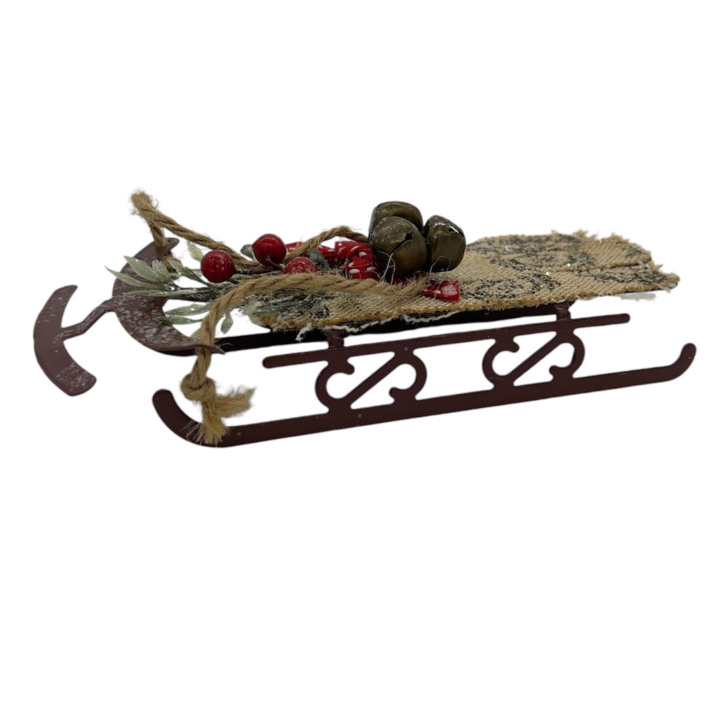 Сани в винтажном стиле