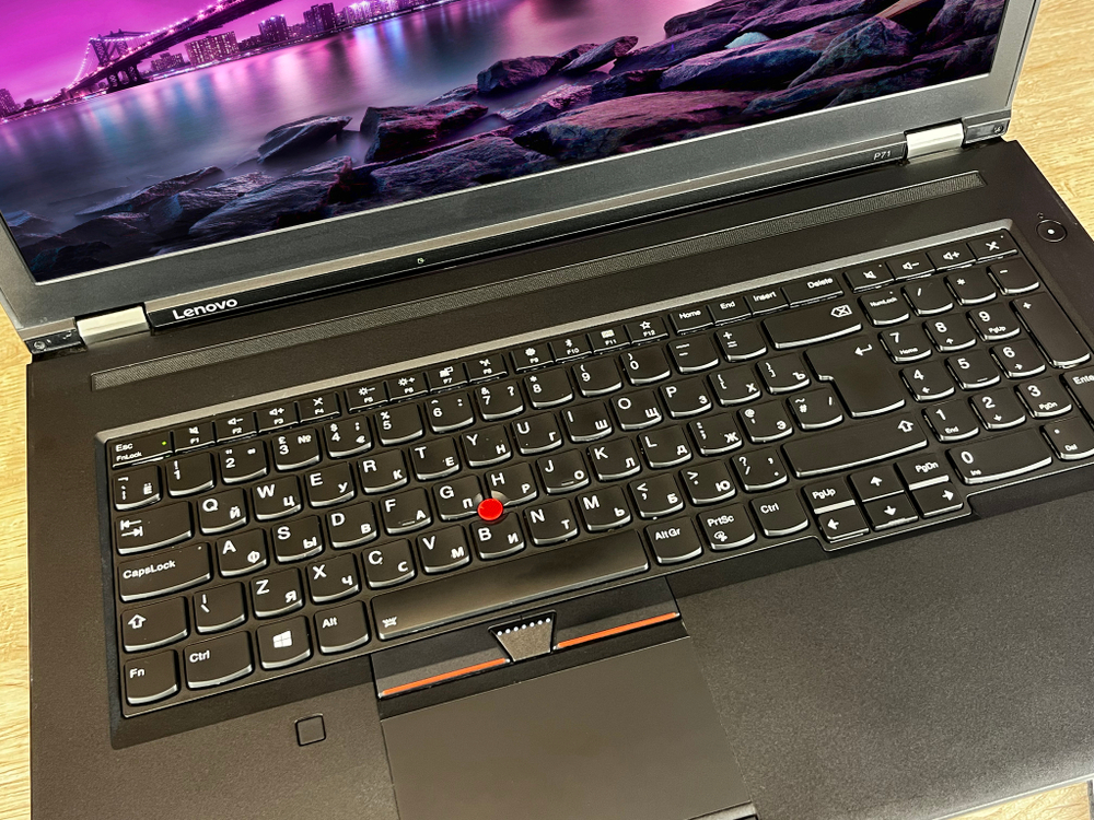 Ноутбук 17.3" Lenovo ThinkPad P71 FHD IPS Intel Core i7-7820HQ, RAM 8 ГБ, SSD 256 ГБ, Quadro P4000 8 Gb, Windows 10 Pro