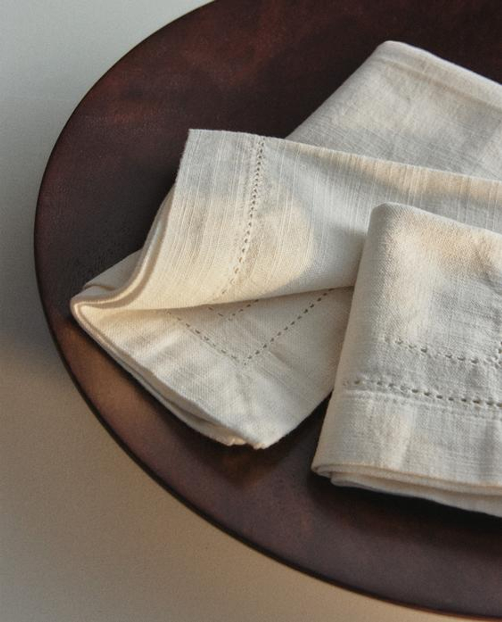 ZARA HOME НАБОР ХЛОПКОВЫХ САЛФЕТОК С МЕРЕЖКОЙ (2 ШТ.), БЕЛЫЙ