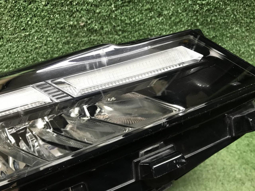Битая Фара правая Geely Coolray (2023-н.в.) LED