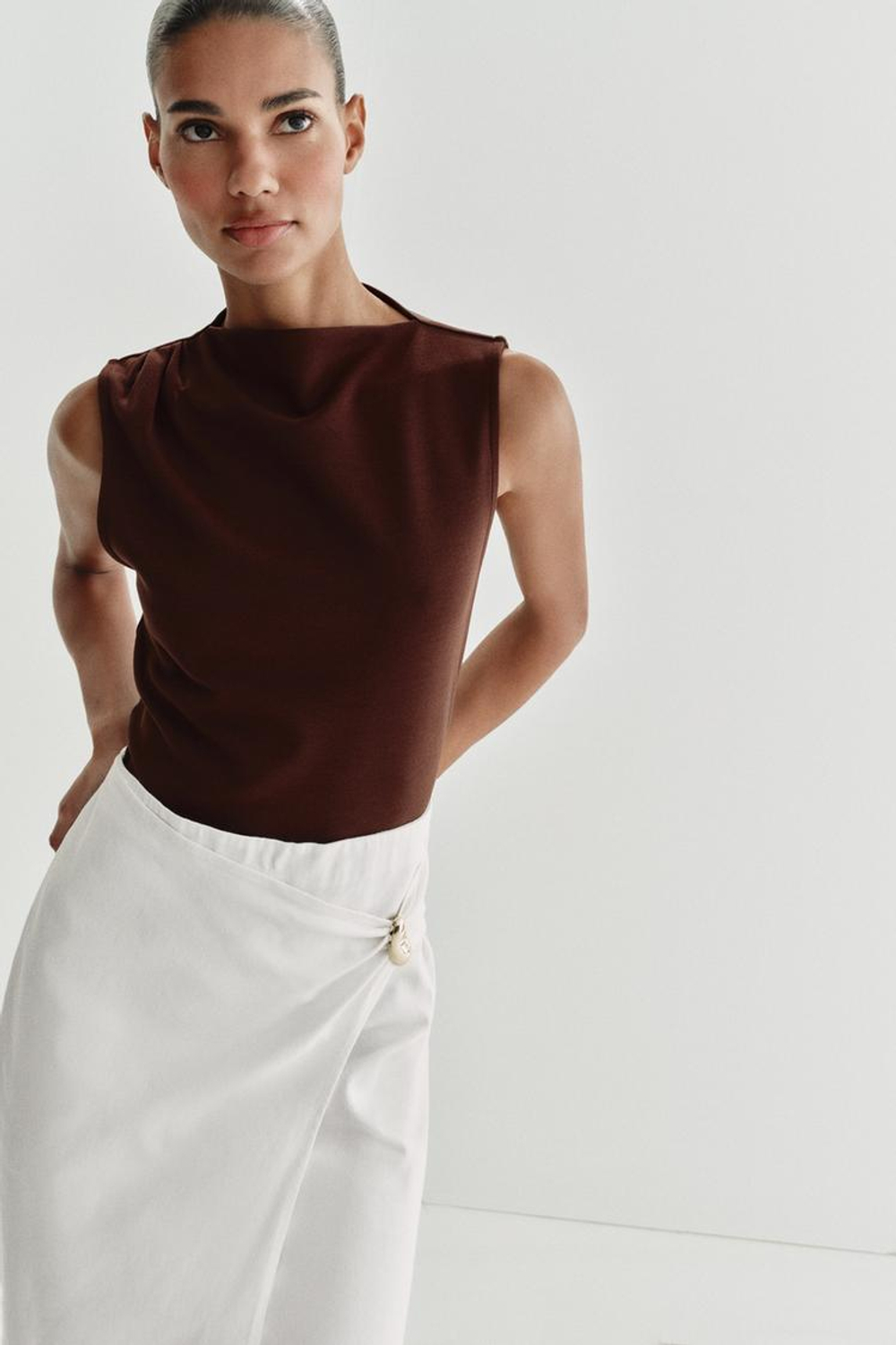 ZARA КОМБИНИРОВАННОЕ ПЛАТЬЕ МИДИ С ФУРНИТУРОЙ, КОРИЧНЕВЫЙ/ЭКРЮ