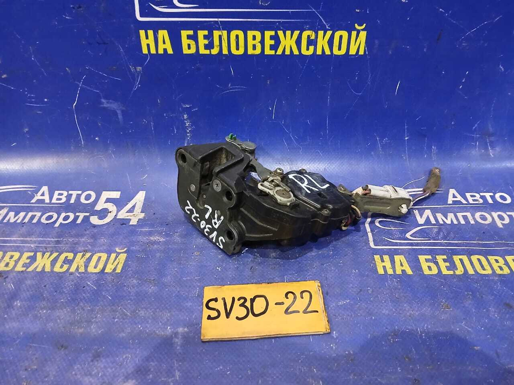 Замок двери задней левой TOYOTA CAMRY 1993